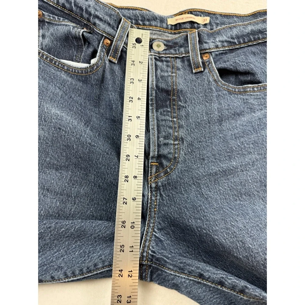 Levis Premium product pair